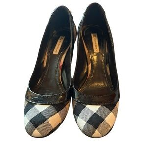 Burberry Black and White Heels Classic Elegance size 38